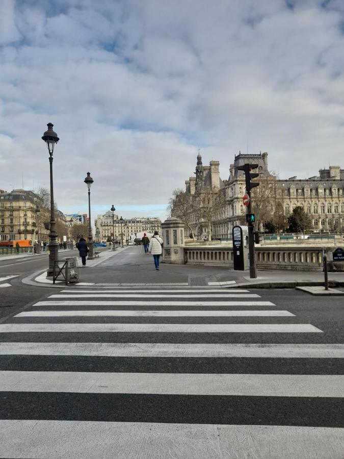 شقة Cosy 2 Pieces Typiquement Parisien A Notre-Dame المظهر الخارجي الصورة